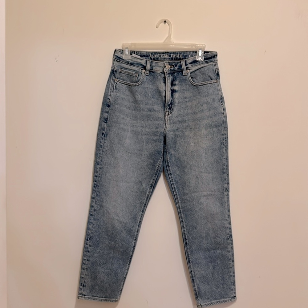 American Eagle mom jean